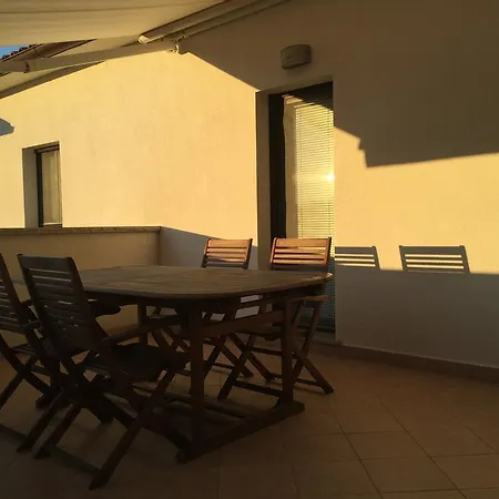 Tin House Apartamento