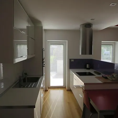 Tin House Appartement *