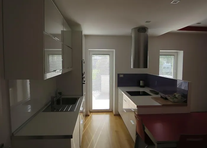 Tin House Appartement *